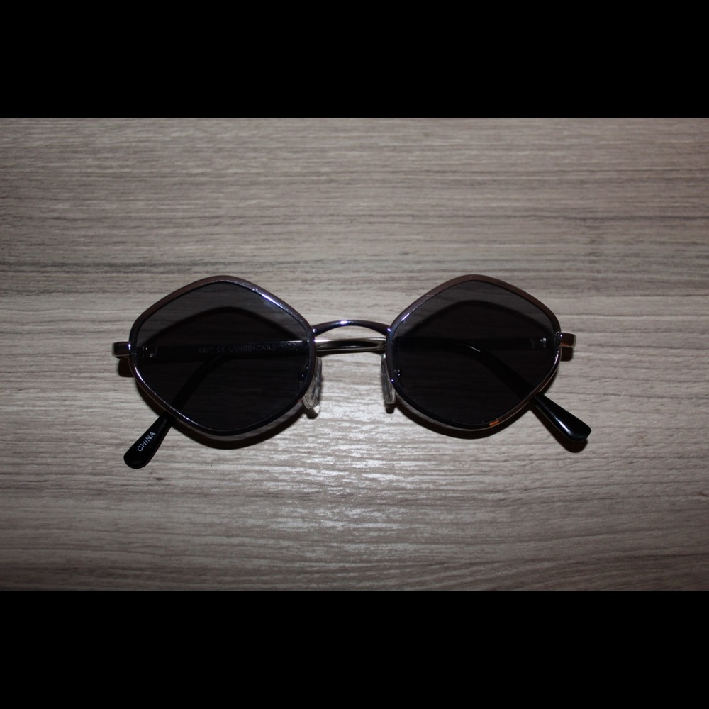 Oval Shaped Sunglasses 💕